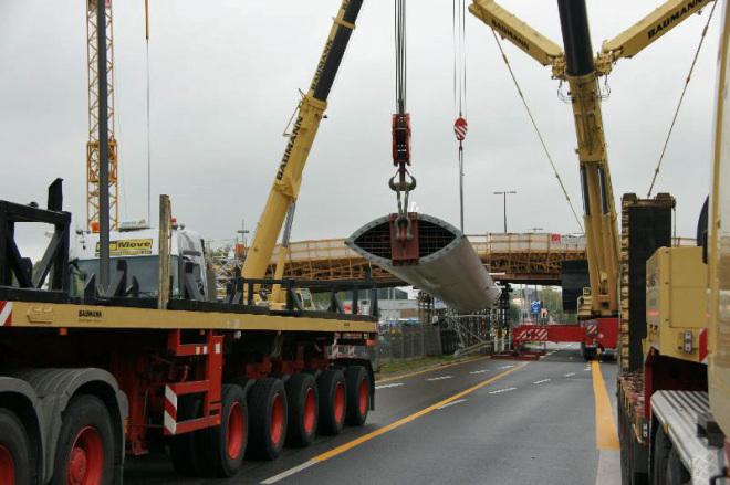 CHIO Brücke Pylon Aufstellung