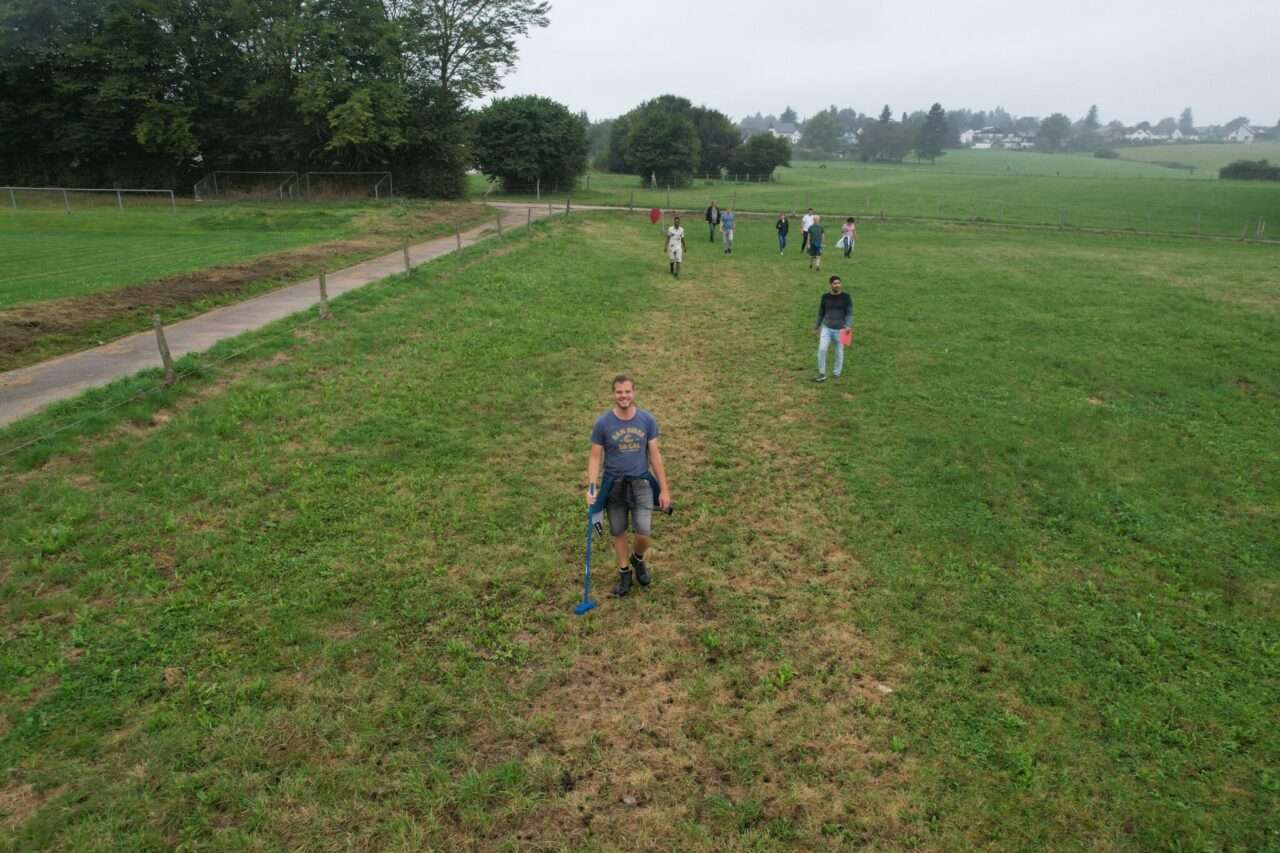 Mitarbeiter des Ingenieurbüro H. Berg & Partner GmbH beim Betriebsausflug nach Vossenack zum Bauerngolf